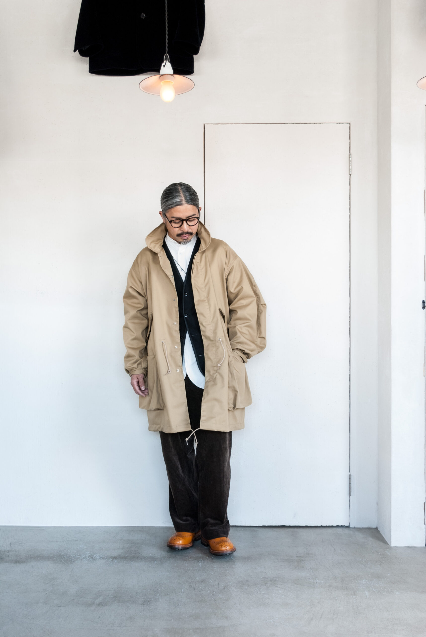 SASSAFRAS Digs Crew Coat British Twill | kado〔カド オノミチ〕