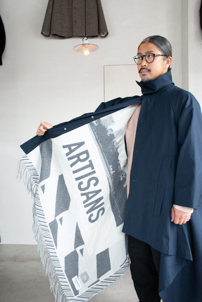 QUILP BALZARY Sniper  Poncho with HAINSWORTH Blanket Navy