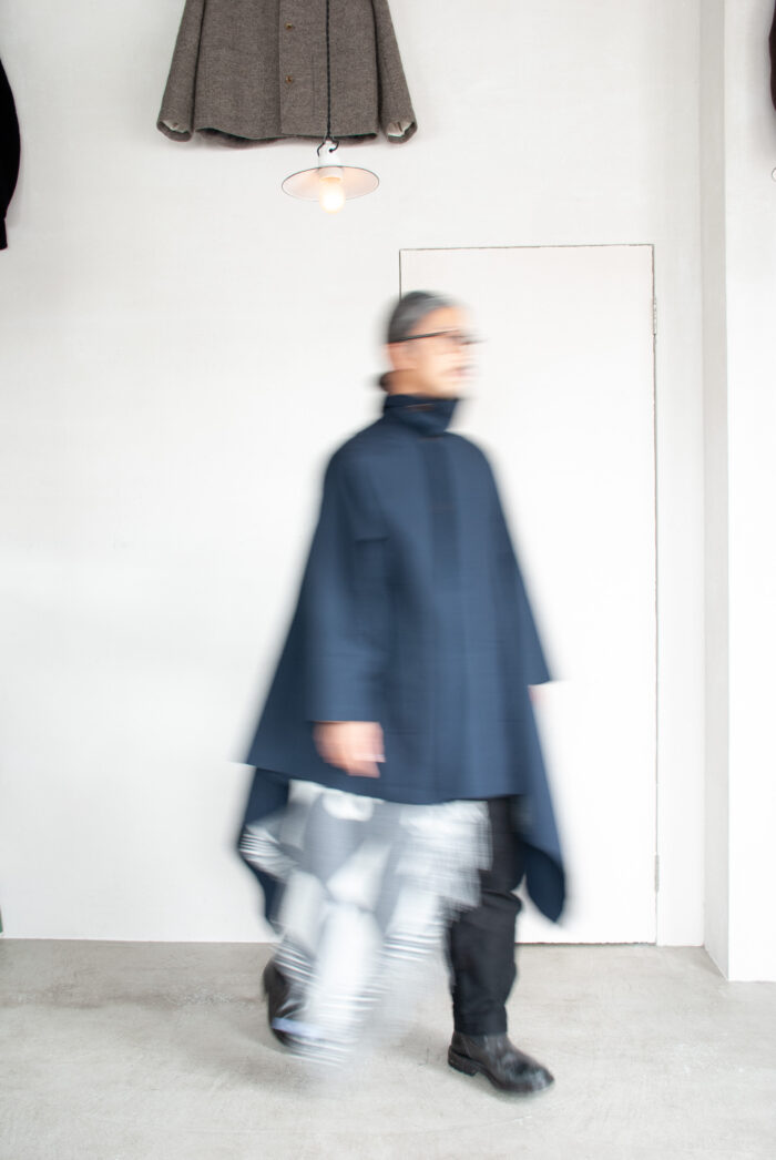 QUILP BALZARY Sniper  Poncho with HAINSWORTH Blanket Navy