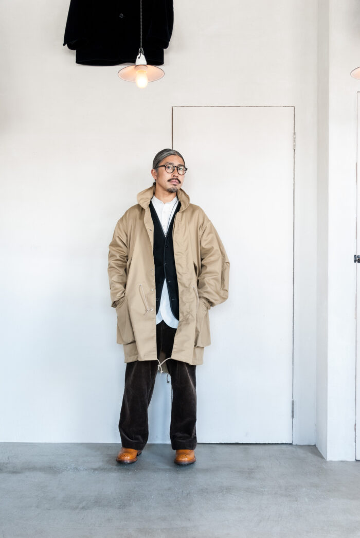 SASSAFRAS Digs Crew Coat British Twill Beige