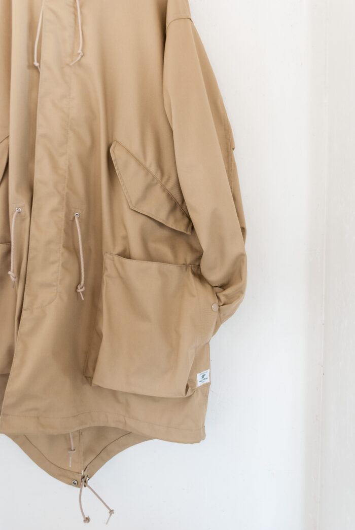 SASSAFRAS Digs Crew Coat British Twill Beige