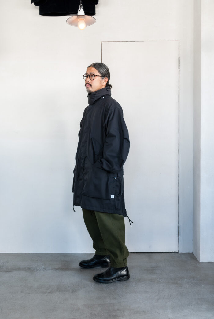 SASSAFRAS Digs Crew Coat British Twill Charcoal