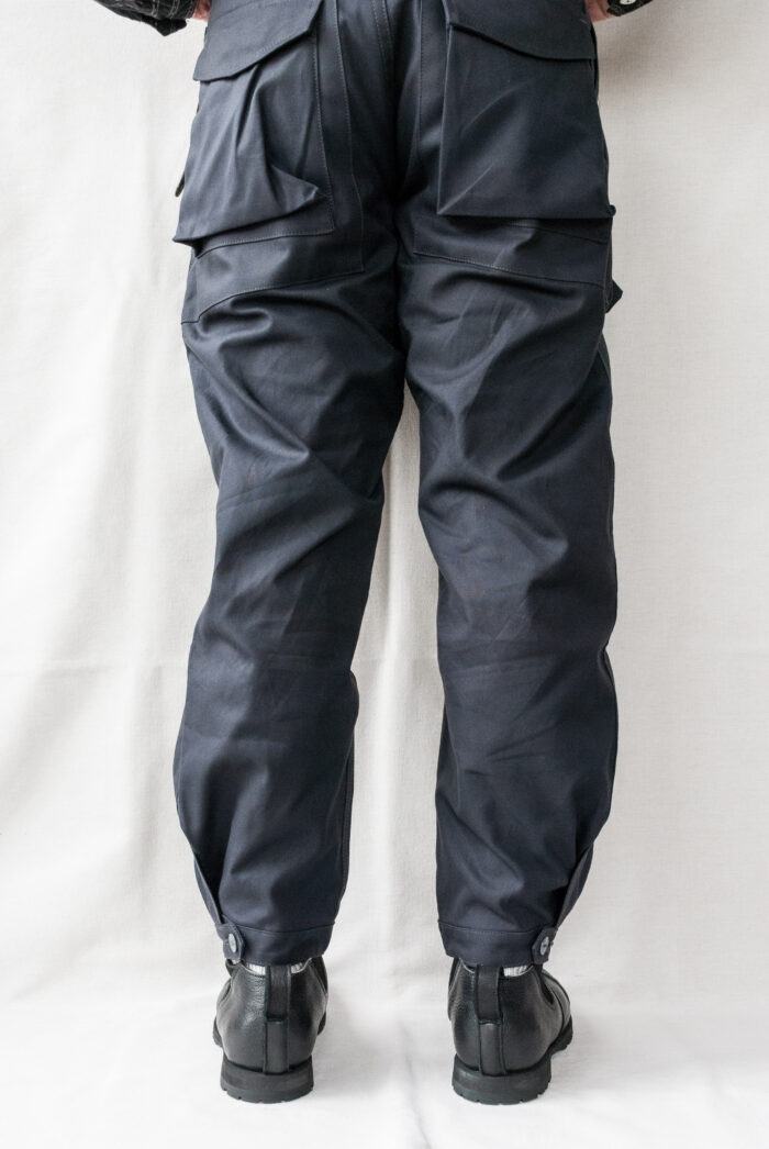 SASSAFRAS Digs Crew Pants 4/5 Cotton Duck Charcoal