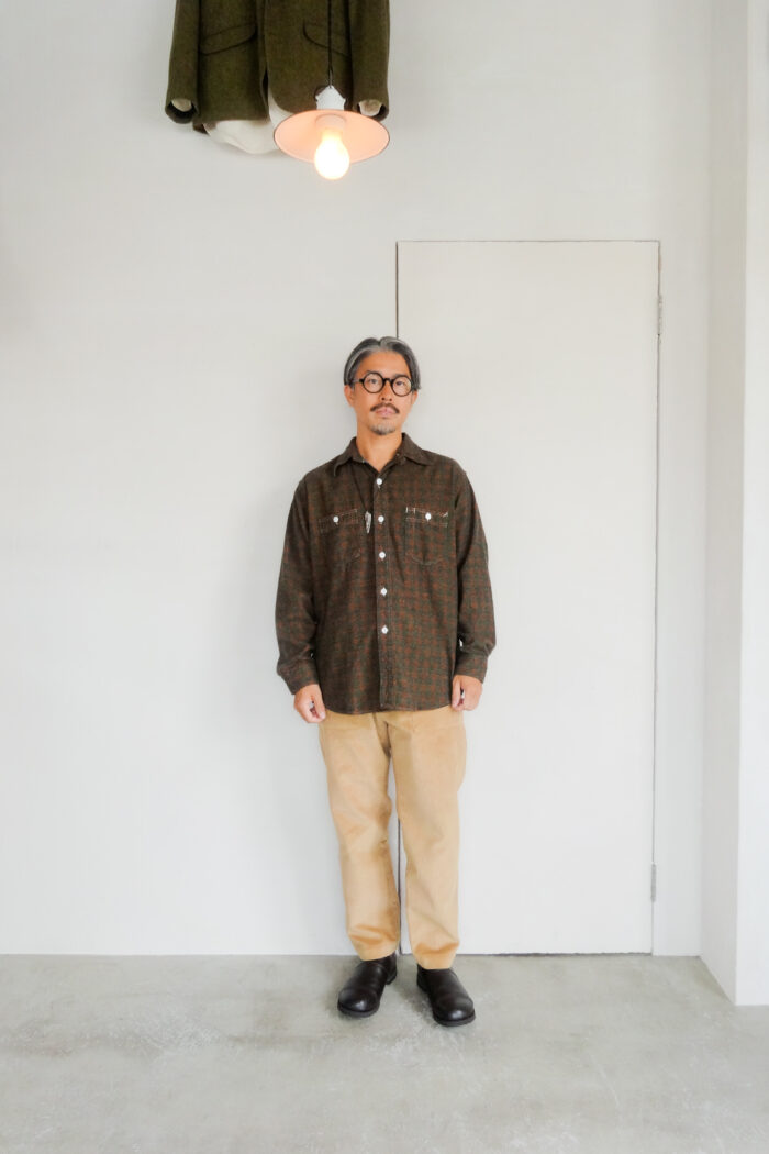 QUILP CARLOCK Easy Trouser 8wale Corduroy Beige