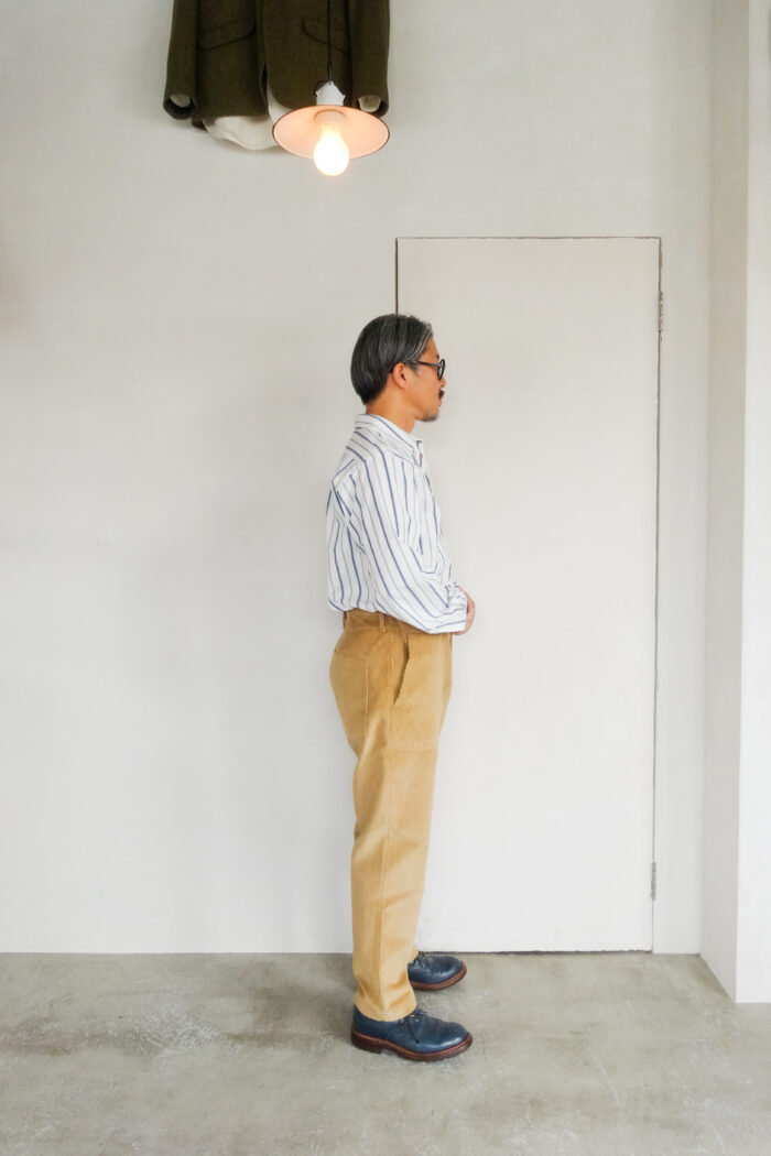 QUILP CARLOCK Easy Trouser 8wale Corduroy Beige