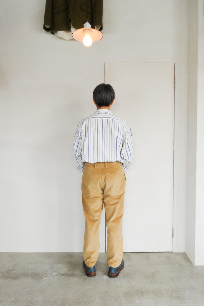 QUILP CARLOCK Easy Trouser 8wale Corduroy Beige