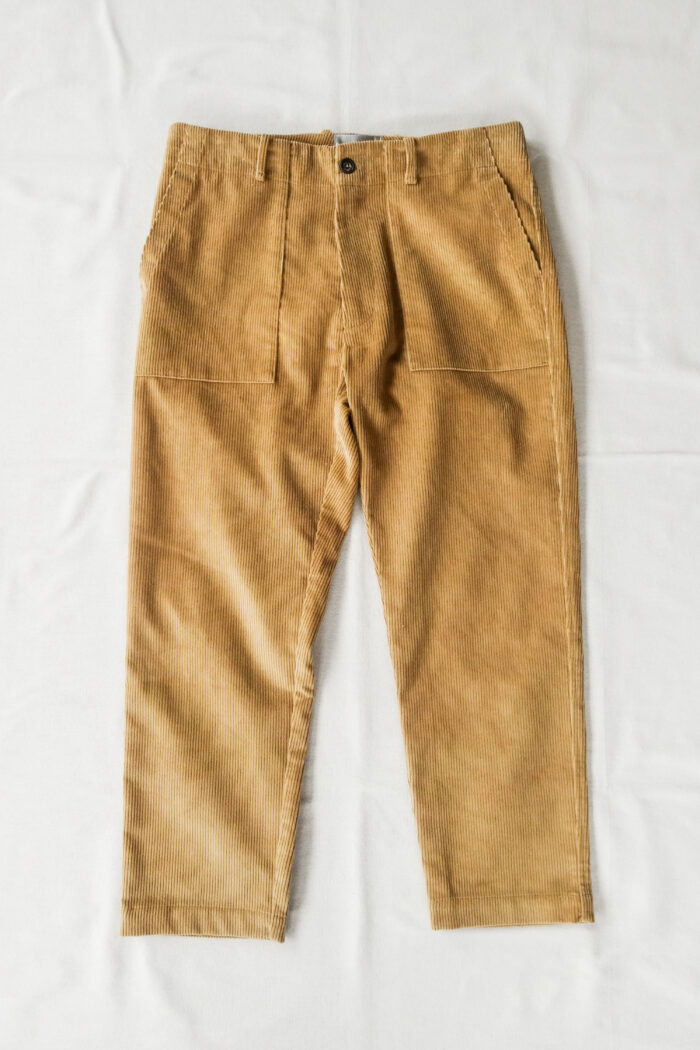 QUILP CARLOCK Easy Trouser 8wale Corduroy Beige