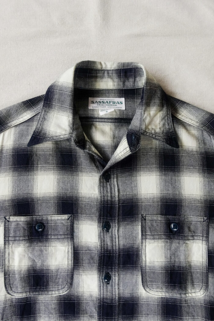 SASSAFRAS Gardening at Night Shirt Indigo Ombre Check Indigo / Ivory