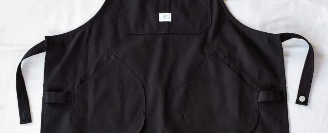 SASSAFRAS Watering Apron Black Cotton Canvas