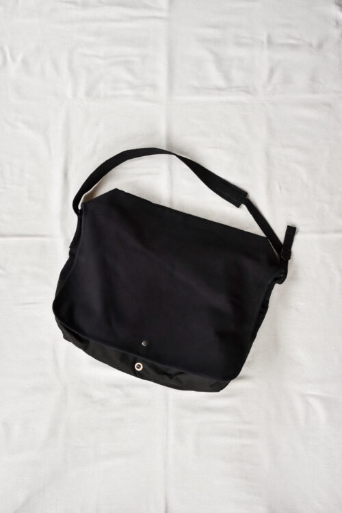 Conkers Postal Sling Bedford Corduroy Black